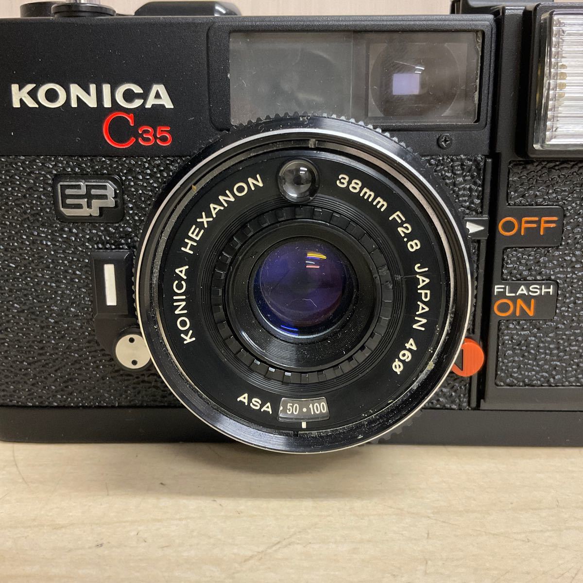営HG58-60T KONICA コニカ C35EF HEXANON 38mm F2.8 フィルムカメラ コンパクトカメラ 動作未確認_画像3