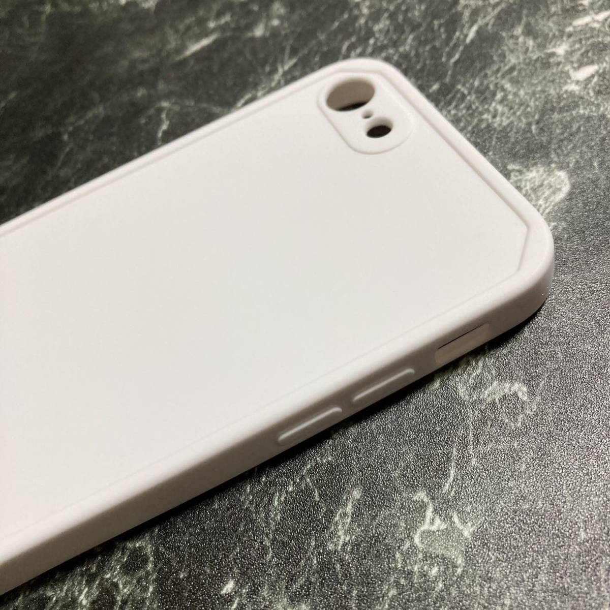 新品未使用 ショルダーチェーンストラップ付き　iPhoneケース スマホケース iPhone SE（第2世代/第3世代）iPhone8対応　ホワイト_画像4