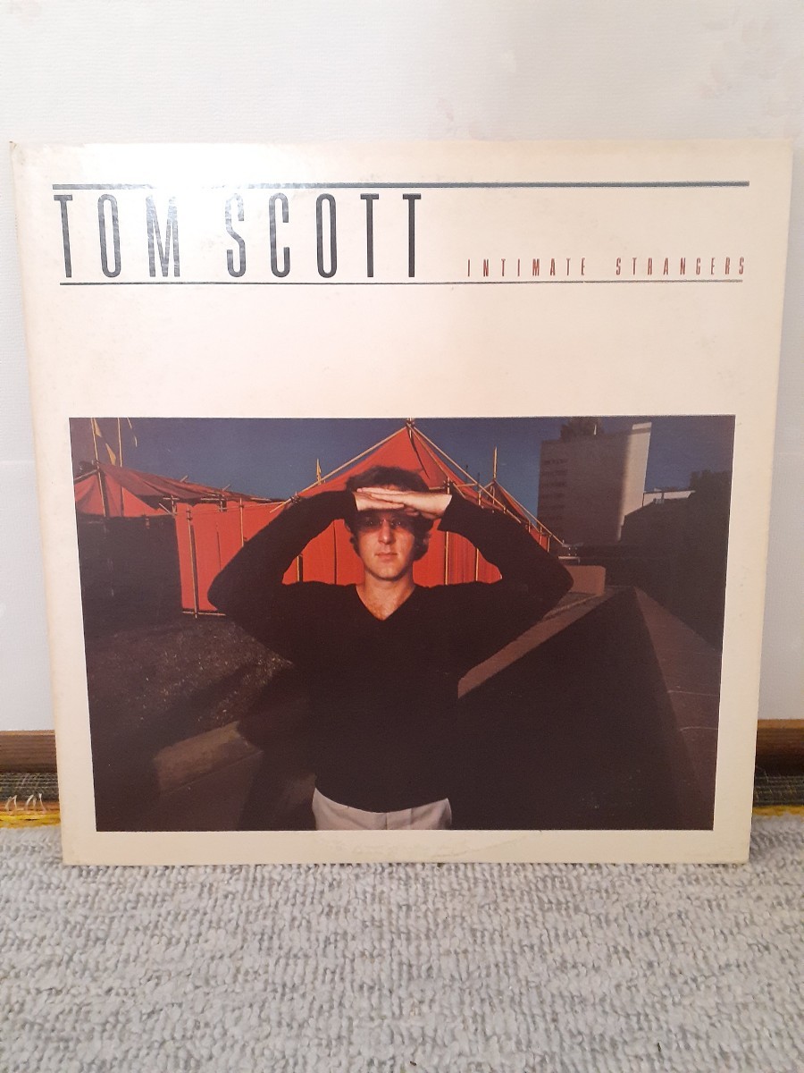 【二枚セット】トムスコット　Tom Scott　LPレコード　Apple Juice　＆　INTIMATE STANGERS　歌詞カード付き_画像2