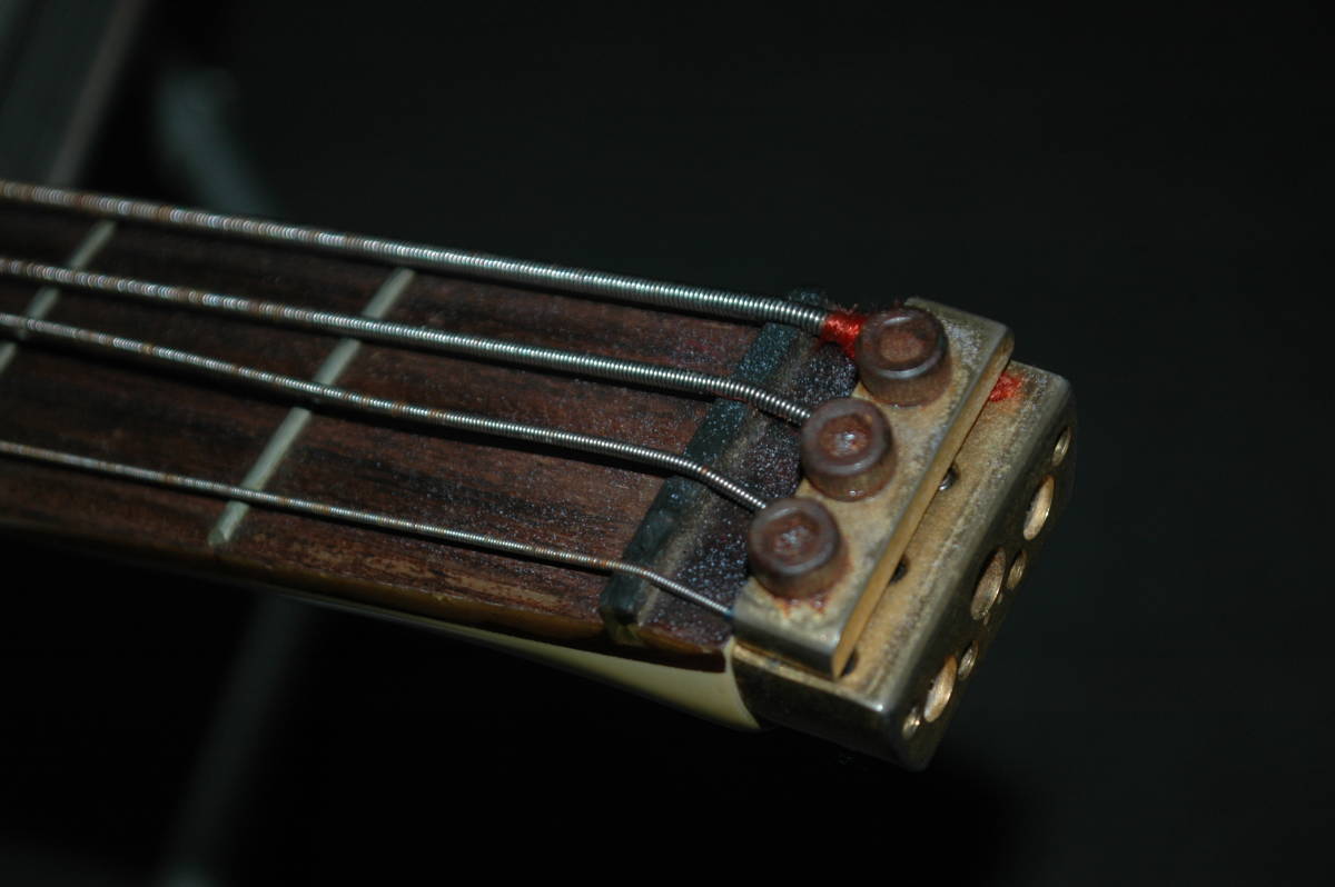 ちょい古の4弦ベースギター ヘッドレス trissi LABO used/ジャンクで　検) Statusタイプ _画像3