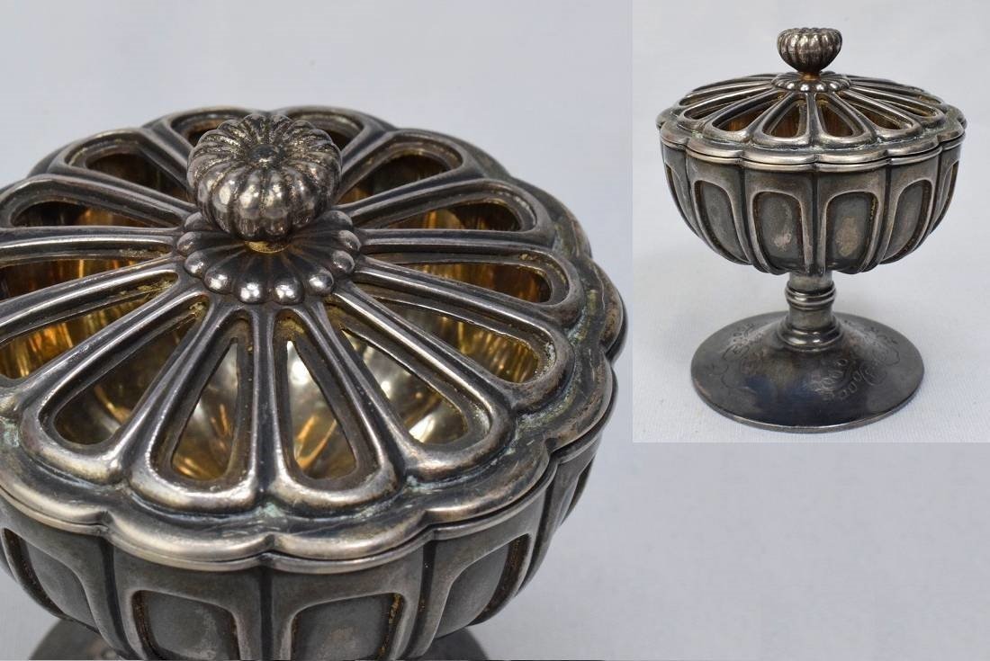 超大特価 銀製 煎茶道具 152ｇ 香炉 唐草彫 菊形透彫蓋 その他