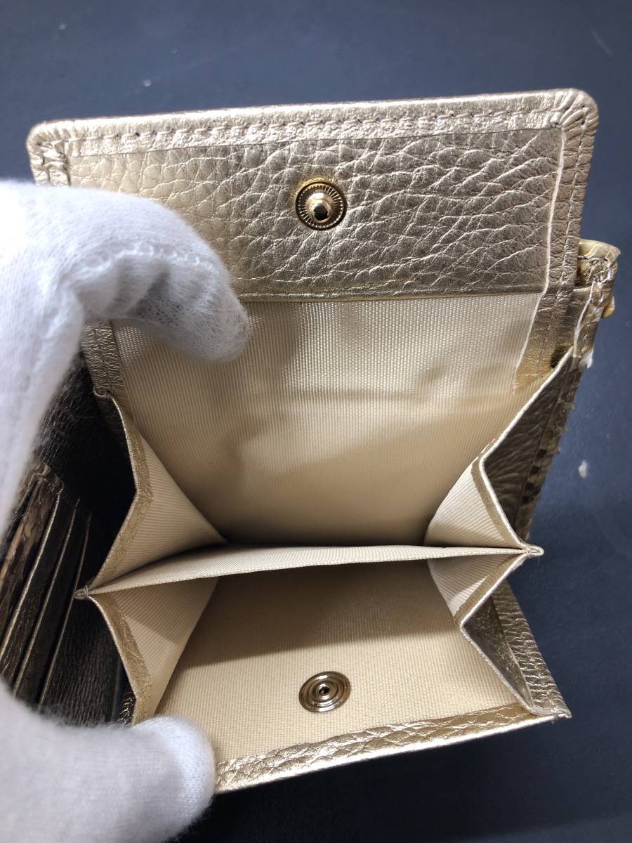 HB8943　二つ折り財布 　財布　レザー パイソン　ヘビ革　ゴールド　　専用袋　箱付き 未使用品_画像6