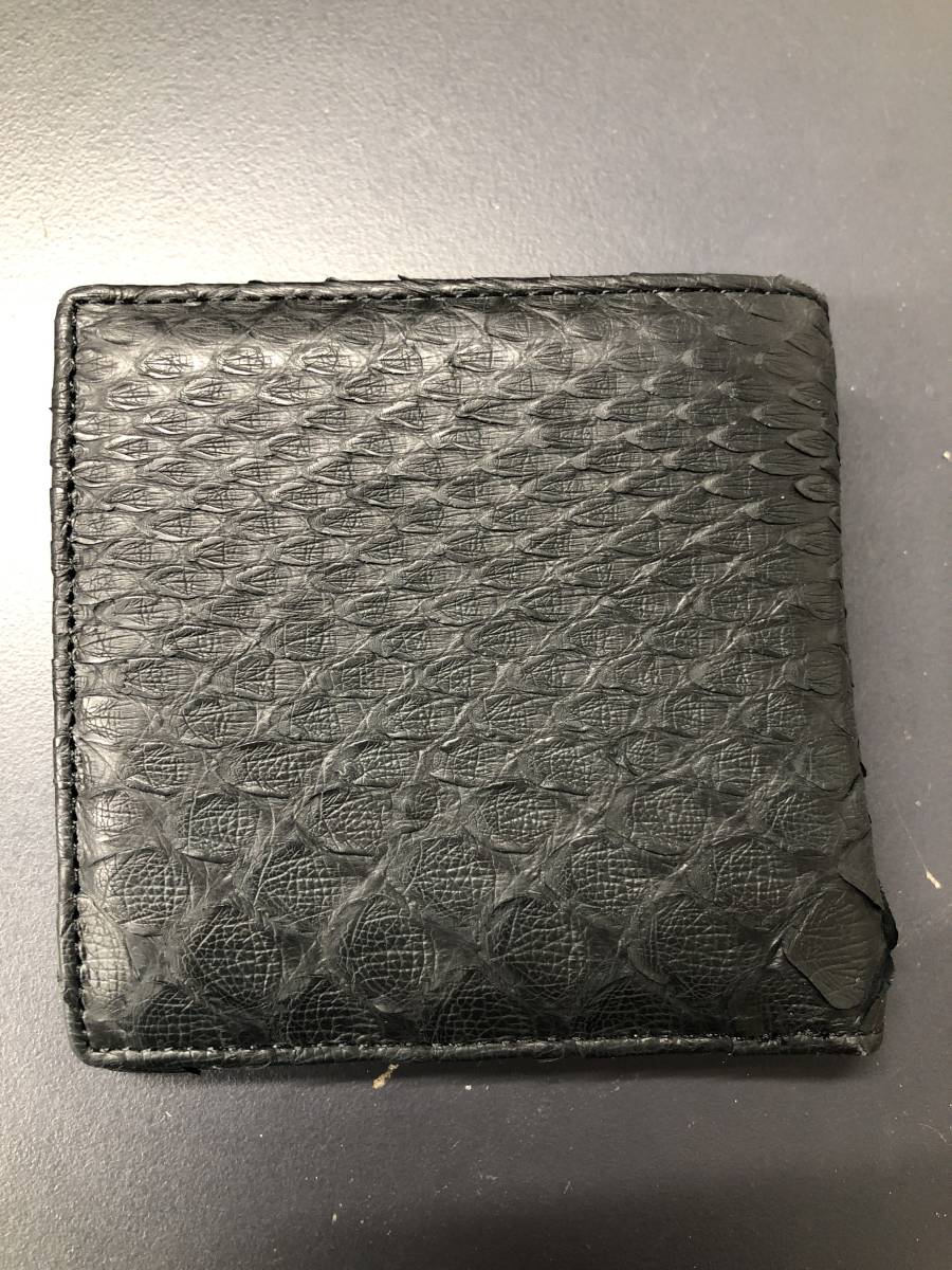HB9002　二つ折り財布 　財布　レザー パイソン　ヘビ革　　　専用袋　箱付き 未使用品_画像2
