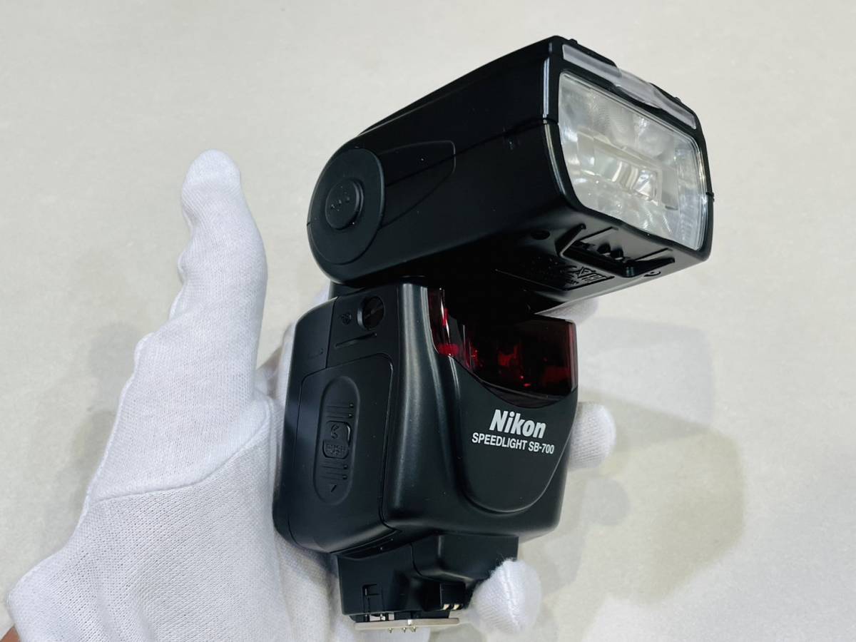 H4953 1円～ 【綺麗品】Nikon ニコン SB-700 スピードライト ストロボ バウンスアダプター スタンド ソフトケース付 通電確認済み_画像4