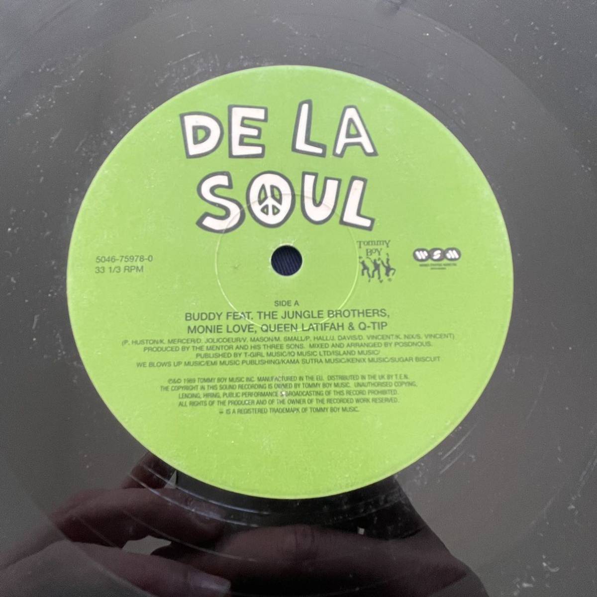 シュリンク De La Soul ： Buddy F. Jungle Brothers, Monie Love, Queen Latifah & Q-Tip 12'' c/w The Magic Number Mix LP レコード_画像3