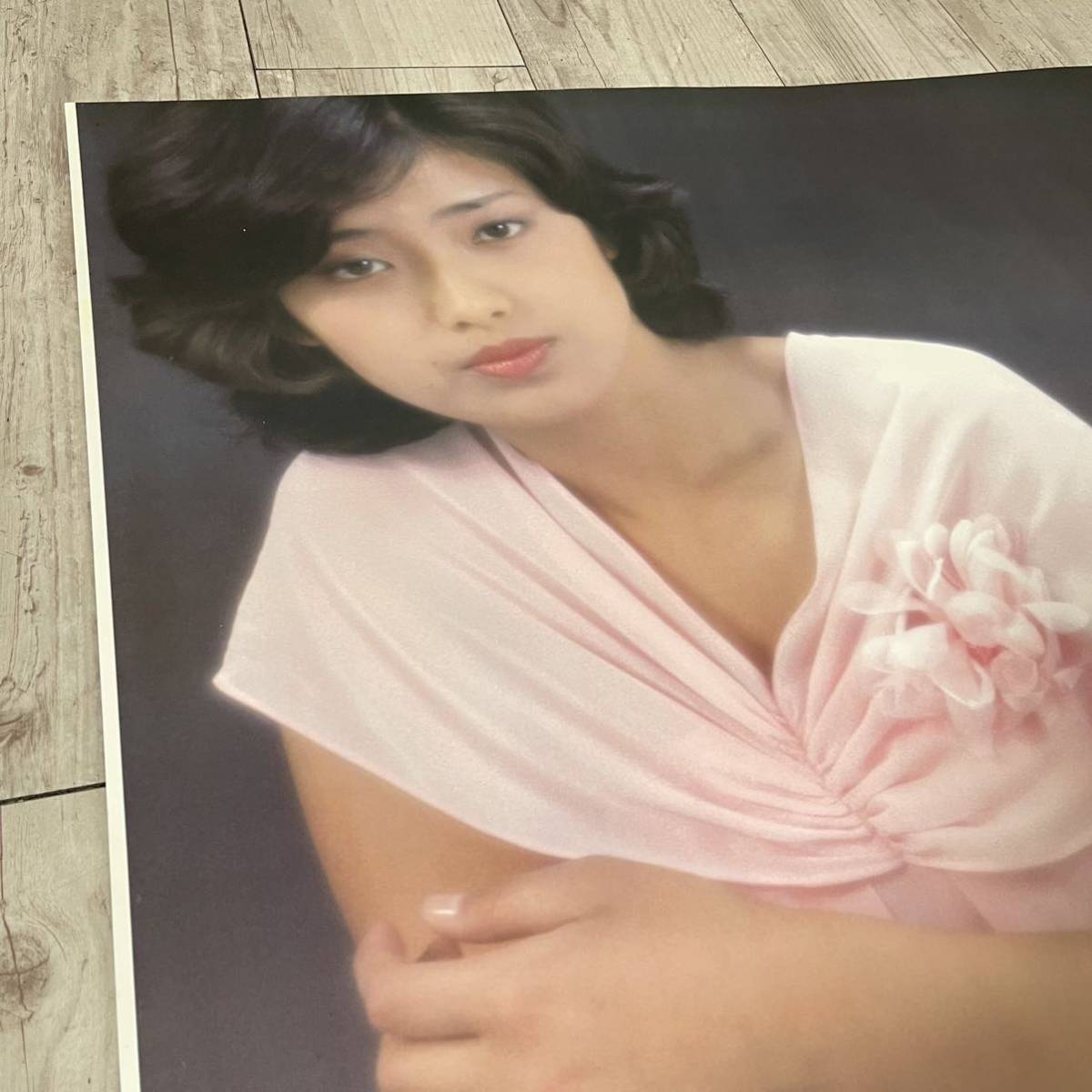  не продается 1977 подлинная вещь Yamaguchi Momoe большой идол постер вентилятор коллекция Showa Retro MOMOE YAMAGUCHI