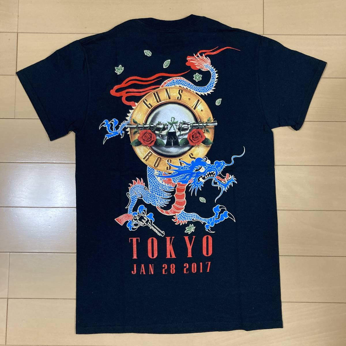 GUNS'N ROSES ガンズ2017 ツアー東京限定Tシャツ　S 新品未使用_画像2