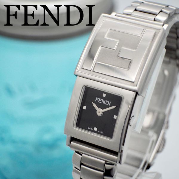 375 FENDI フェンディ時計　レディース腕時計　デュアルタイム　ズッカ柄