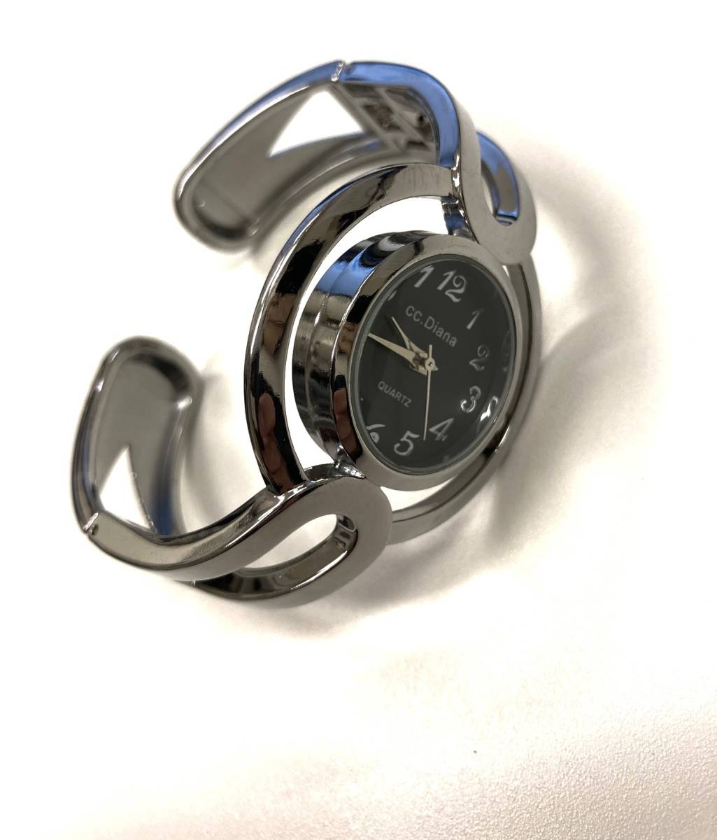 新品 CC Diana レディース腕時計 バングルウォッチ 黒文字盤 新品 CC Diana レディース腕時計 バングルウォッチ 黒文字盤