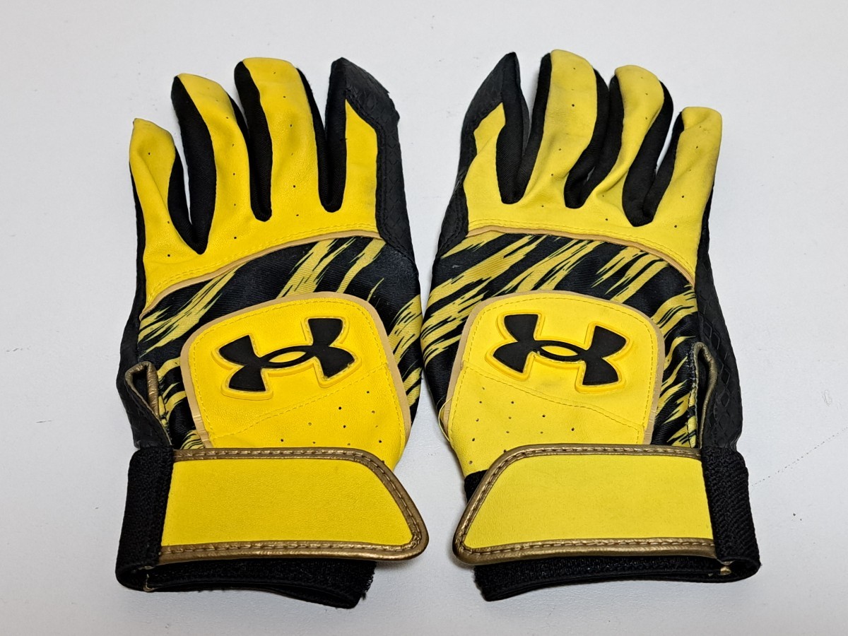 【同梱可能】 UNDER ARMOUR アンダーアーマー バッティンググローブ グラブ 手袋 MD Mサイズ (24cm~25cm) イエロー 両手 中古_画像2