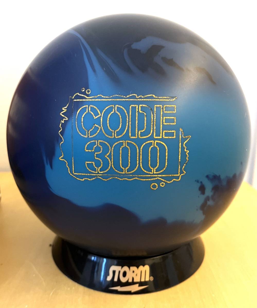 【美品】STORM CODE300 15p　コード300　ボウリング　ボール_画像1