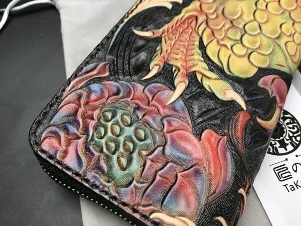  Takumi. god ~ solid feeling . equiped excellent article colored carp luck with money original leather sculpture Carving long wallet men's hand .. hand made hand dyeing round fastener long wallet the truth thing photograph 