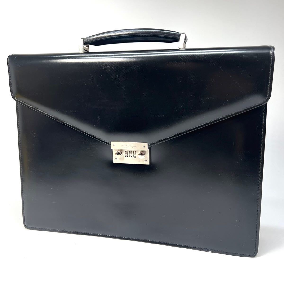 Salvatore Ferragamo サルヴァトーレフェラガモ ブリーフケース　ビジネスバッグ　メンズ　鞄　カバン　黒　ブラック