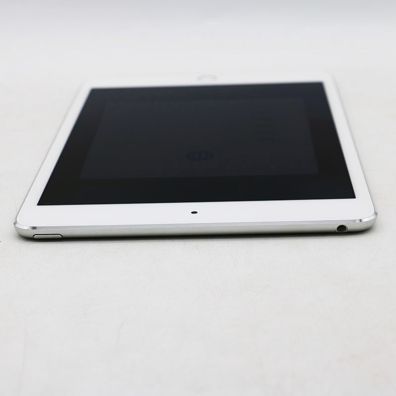 美品 Apple iPad mini 4 Wi-Fiモデル 64GB FK9H2J/A シルバー_画像4