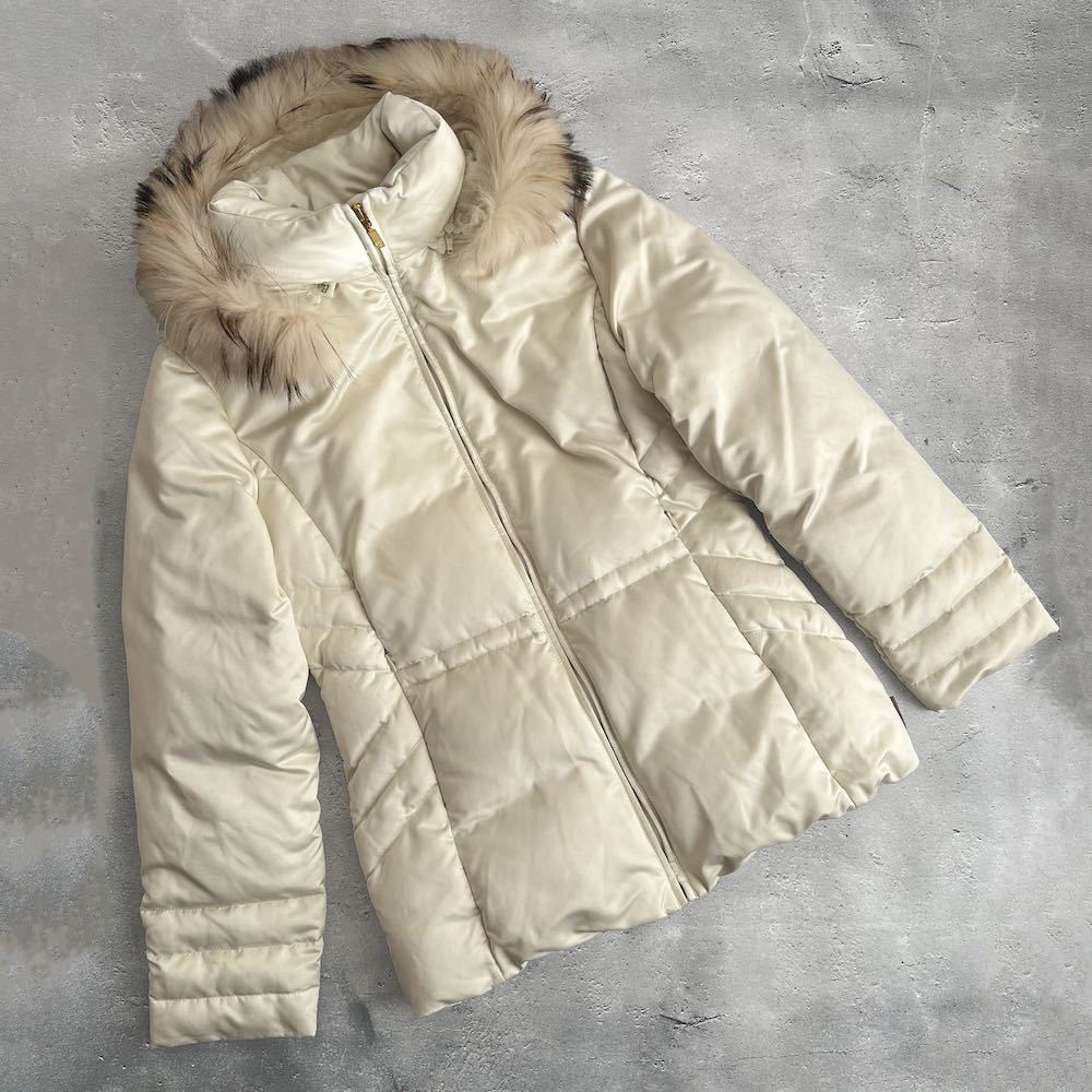 国内正規品 美品 モンクレール MONCLER レディース ラクーンファーフードダウンコート サイズ1 (S) 白 ジャケット 茶色タグ_画像1