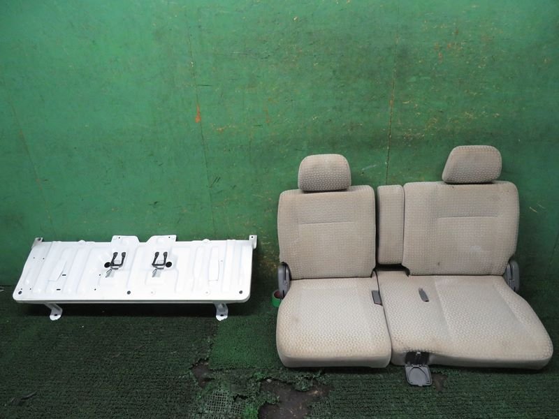 [psi] Mitsubishi U62W Town Box rear seats 