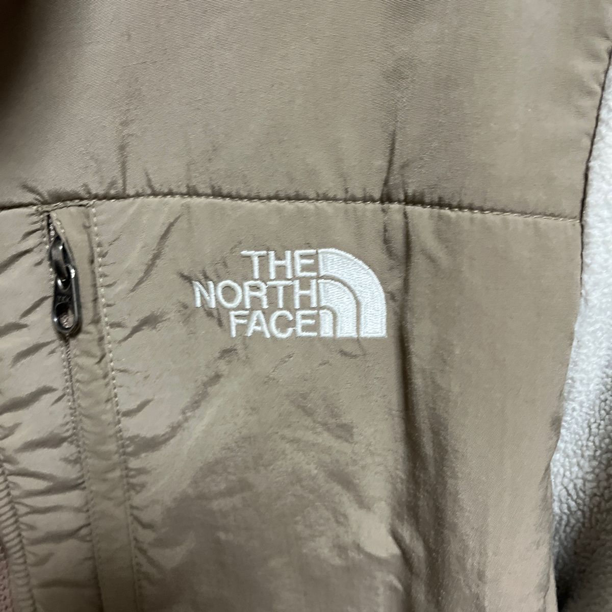 ノースフェイス 刺繍ロゴ デナリジャケットポーラテックフリースベージュ S 古着 NORTH FACE THE 古着 フリース