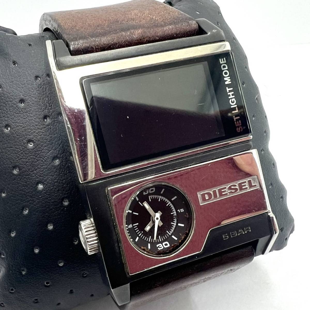 【K】DIESEL　ディーゼル　腕時計　メンズ　DZ-7139　 スクエア　アナデジ　不動　ブラック文字盤　ブランド　箱あり 【418】_画像2