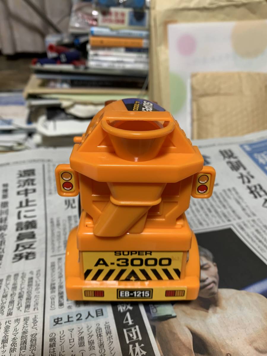 ミニカー《E.BO TOYS/コンクリートミキサー車》ハンドル回すと ミニカー《E.BO TOYS/コンクリートミキサー車》ハンドル回すと