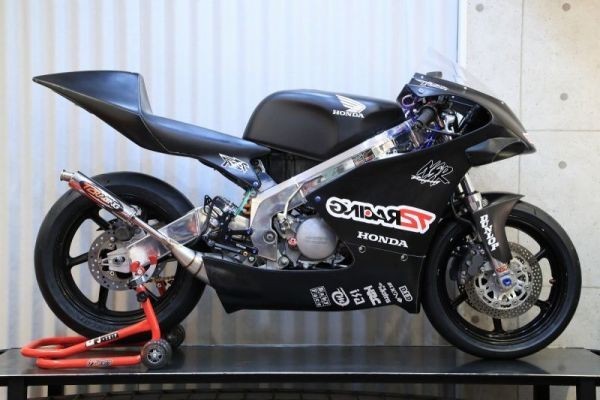 １円売切！オリジナルフルカウル 【 選べるタイプ！[ Type 1 / 2 ] ・ [ レース / ストリート] 】黒ゲル NSR250R T2Racing_タイプ２ストリート