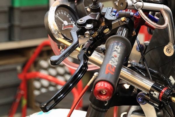 1円売切！ Moto-tron製 レーシング クラッチレバー レバー比24ｍｍ T2Racing NSR250R_取付参考画像