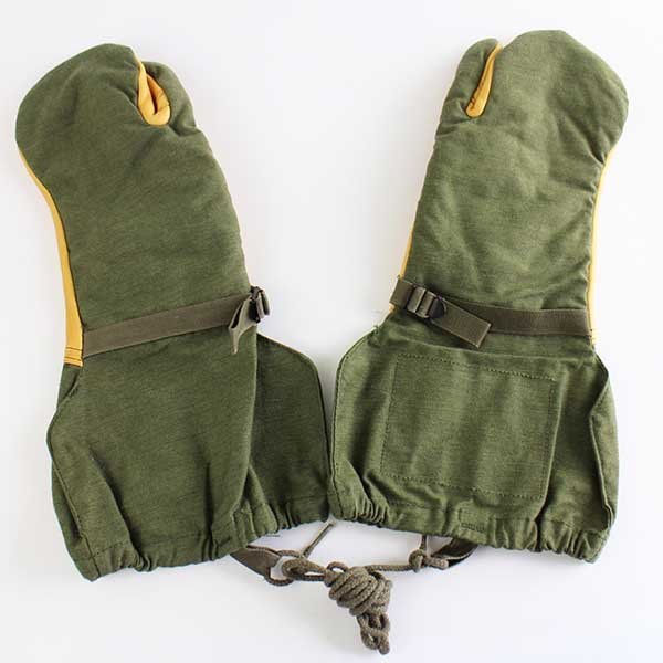 *80s the US armed forces quilting liner trigger finger mitten glove M* gloves Vintage Old military M-65 leather 