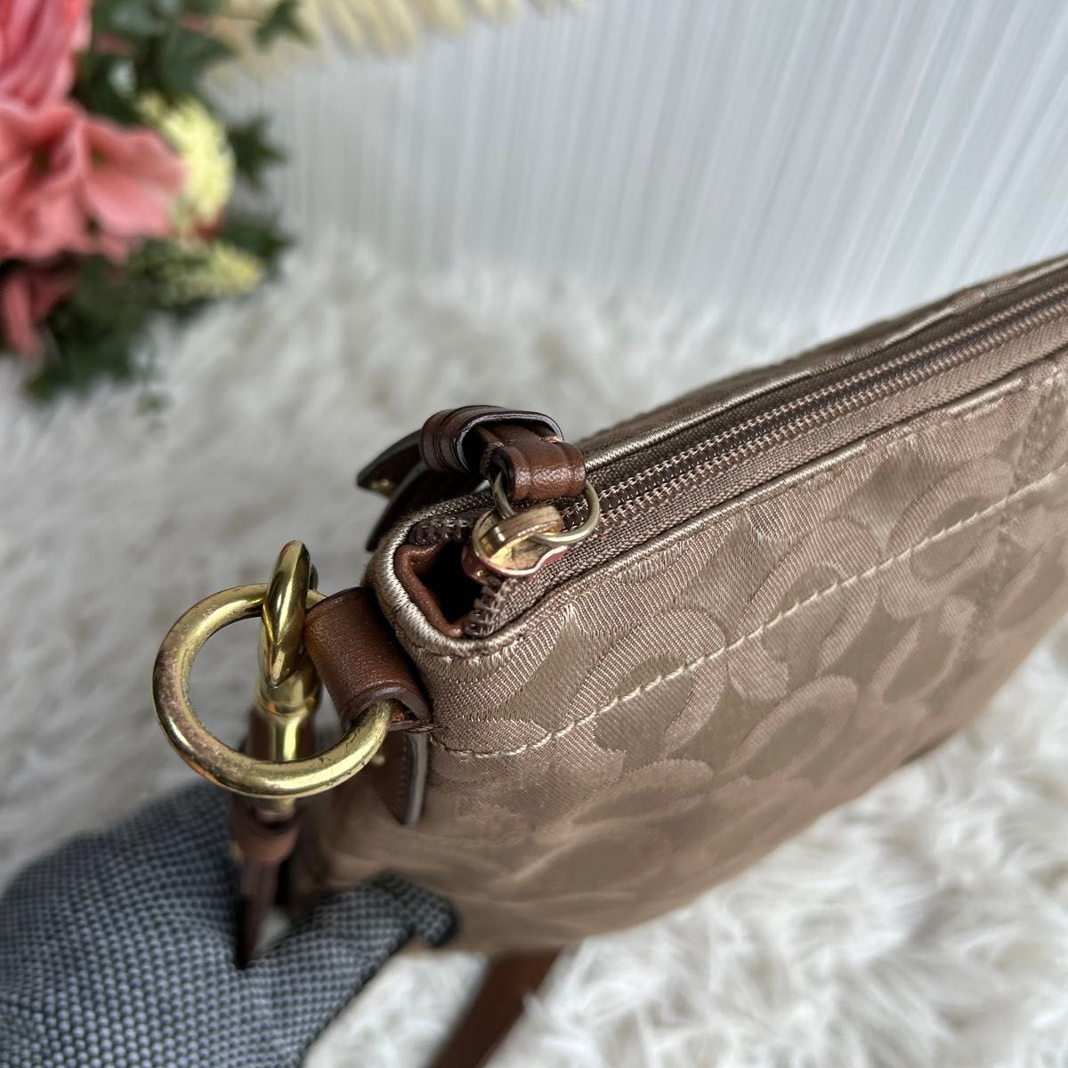 COACH ショルダーバッグ　ポシェット　斜め掛けバッグ　ミニバッグ