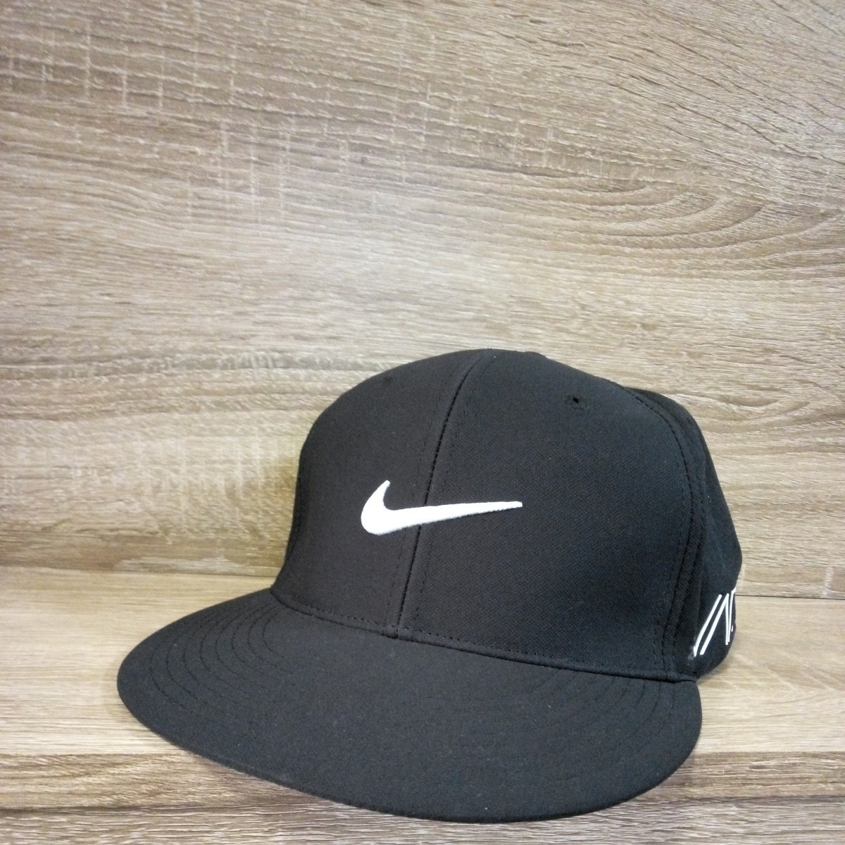 NIKE GOLF FLEXFIT ナイキ ゴルフ キャップ　ブラック スウッシュ ロゴ_画像1