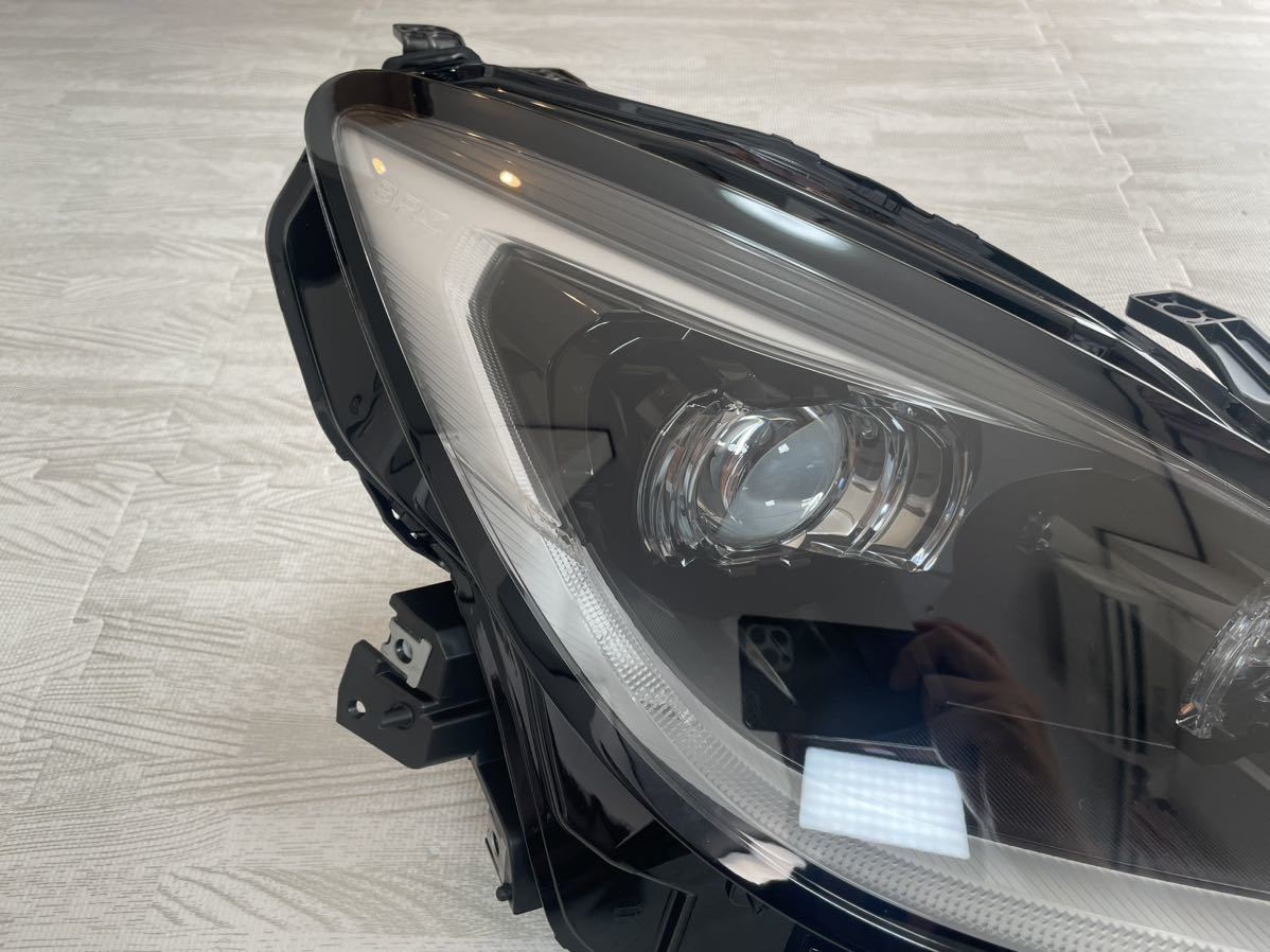 【新車外し 未走行】BRZ ZD8 LED 純正 ヘッドライト ヘッドランプ SUBARU スバル LED 右側 右 koito100-6046H 291142-291143 刻印Z2_画像3