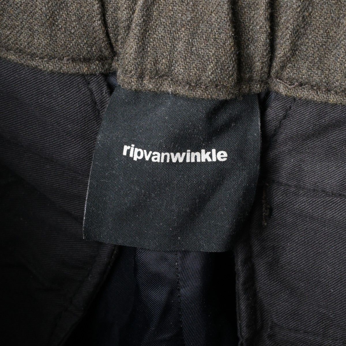 RIPVANWINKLE ウール混パンツ サイズ4 中古 リップヴァン RIPVANWINKLE ウール混パンツ サイズ4 中古 リップヴァン