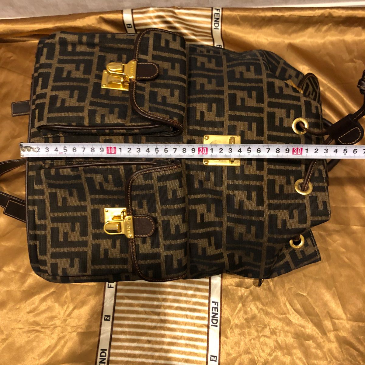 極希少】FENDI ズッカ バッグパック 金金具 鍵付き フェンディ 極希少】FENDI ズッカ バッグパック 金金具 鍵付き フェンディ
