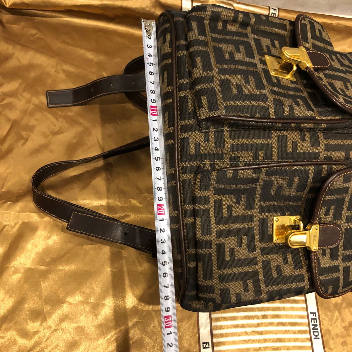 【極希少】FENDI  ズッカ　バッグパック　金金具　鍵付き　フェンディ