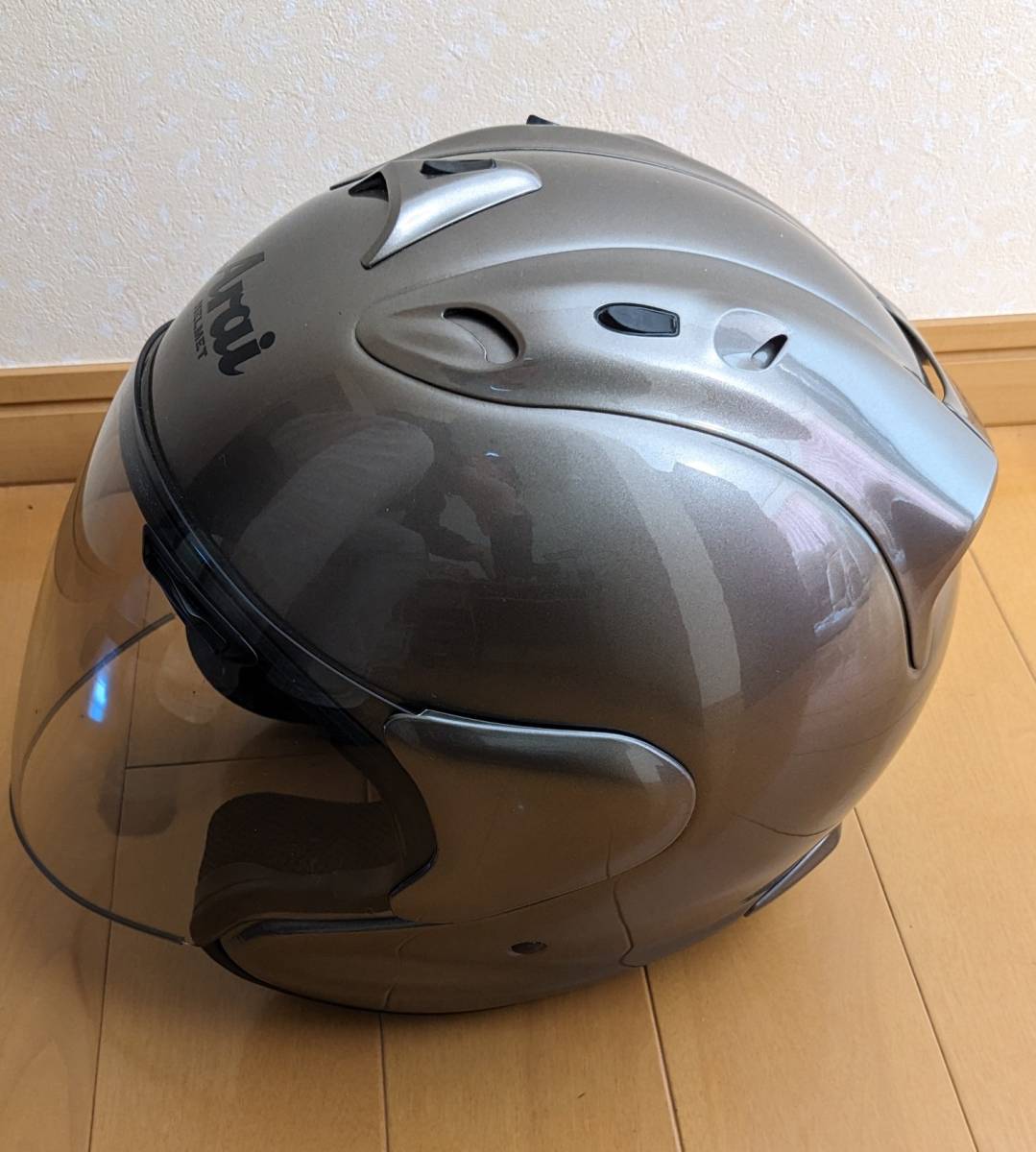 美品 オートバイ アライ ヘルメット ガンメタリック 57-58cm_画像5