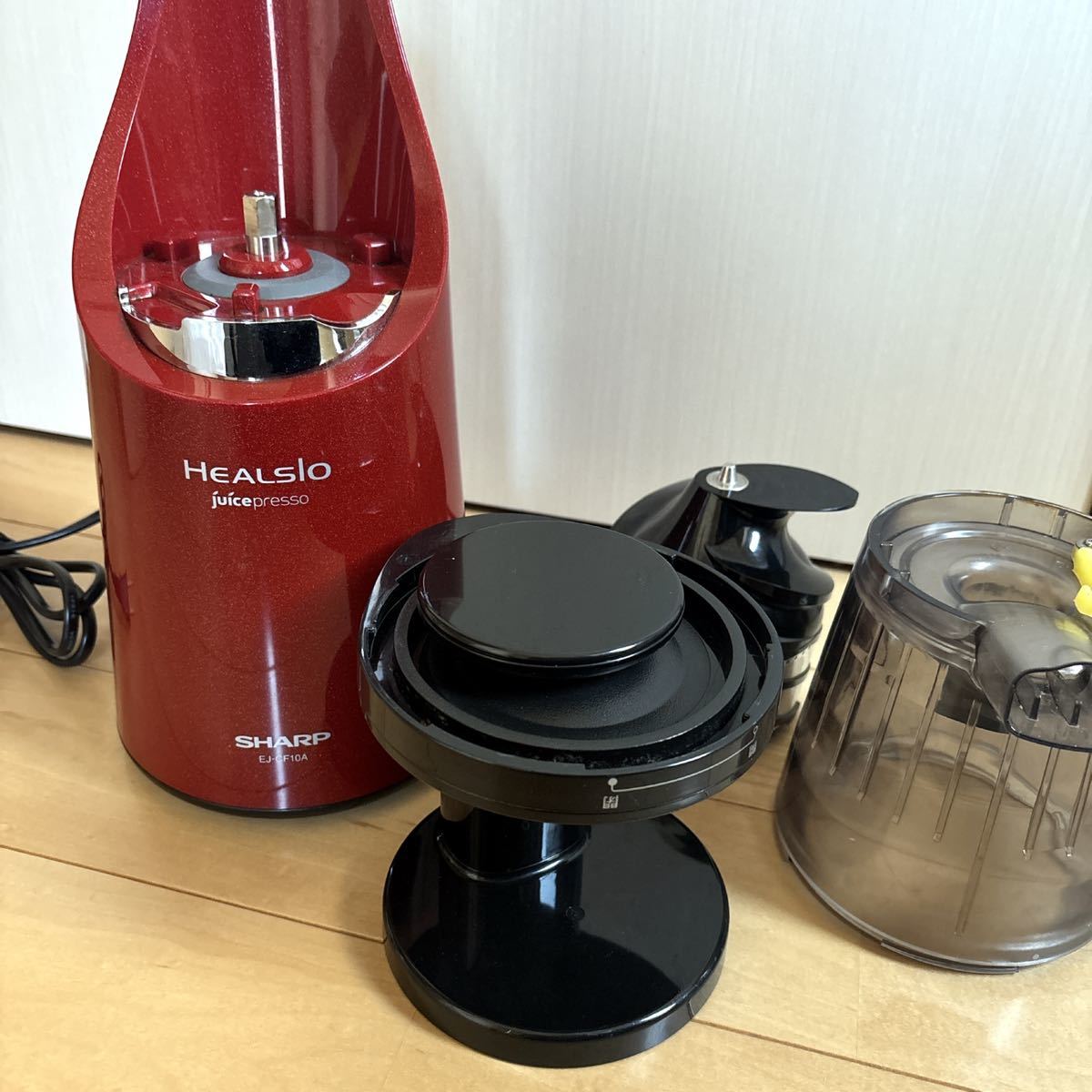 【ジャンク】シャープ　ヘルシオ　ジューサー　ジュースプレッソ　EJ-CF10A-R　レッド　JUICE PRESSO　HEALSIO SHARP_画像1