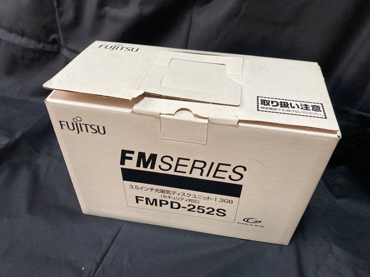 FUJITSU FMPD-252S 1.3GB 3.5インチ光磁気ディスクユニット　外付けSCSI MOドライブ_画像3