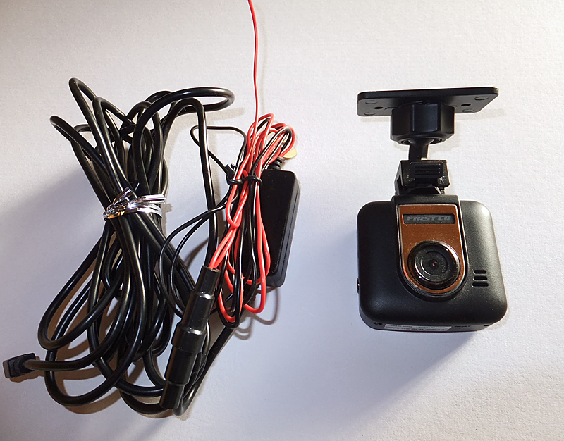 小型 軽量 ドライブレコーダー カメラ/モニター/搭載 コンパクト 録画/再生 動体/検知 カラー/液晶 ディスプレイ 事故記録SD 現状 ドラレコ_画像1