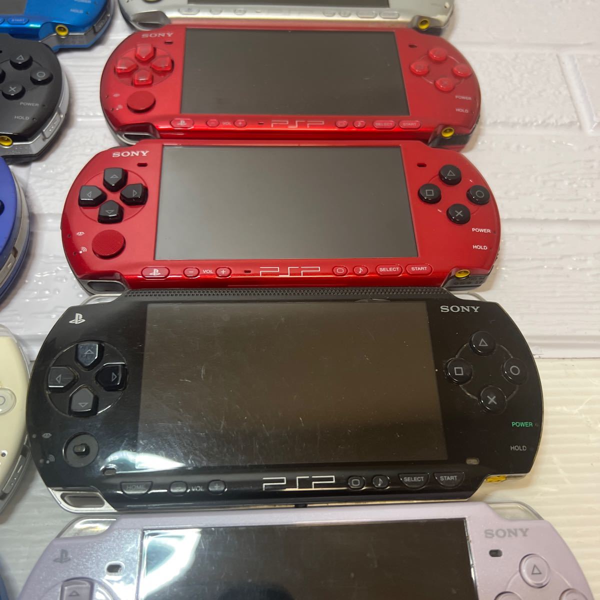 1円スタートpsvita2000 PSP3000 2000 1000 まとめ ジャンク 合計13台 スカイブルー マリンブルー レッド プレイステーションポータブル 970_画像7