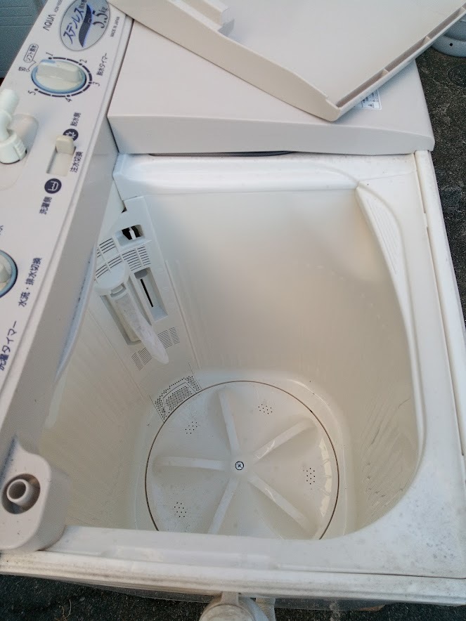 〇 アクア 2013年製5.5kg二槽式洗濯機 AQW-N55 動作未確認品 /AQUA /洗濯機 /２槽式 /5.5キロ _画像7