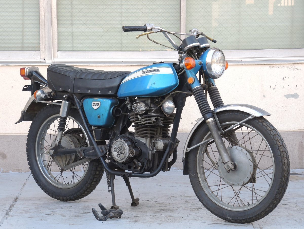 60【評価B】 CL250 CL350 当時物 純正 ヘッドライト ケース カバー 青 HM-16M ウインカー ステー 付 CB250 CB350 CB400T CB400N CB400F_画像7