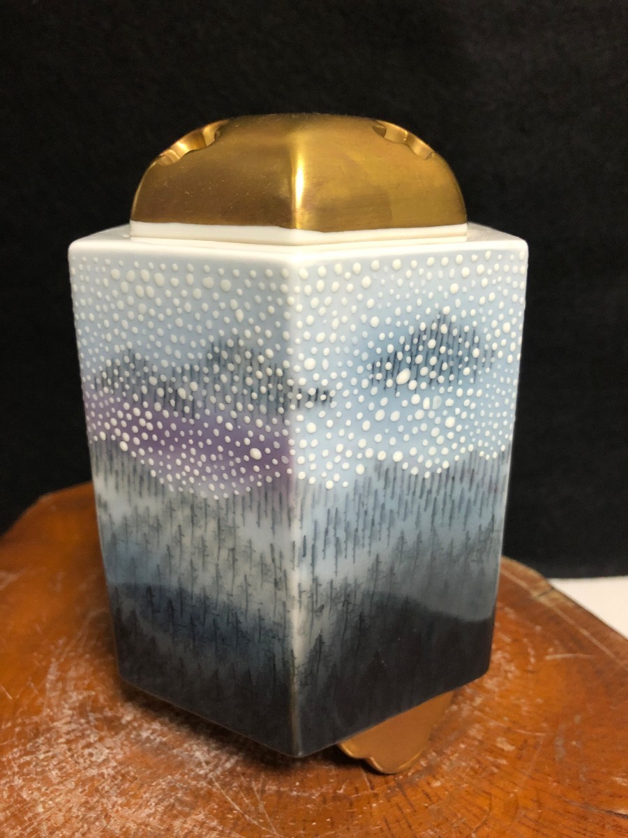 【美品】藤井朱明 香炉 六角 雪景色 壺 飾り壺 花瓶 花器 日展人気作家 有田焼 人間国宝 骨董 共箱なし 茶道具 染付_画像5