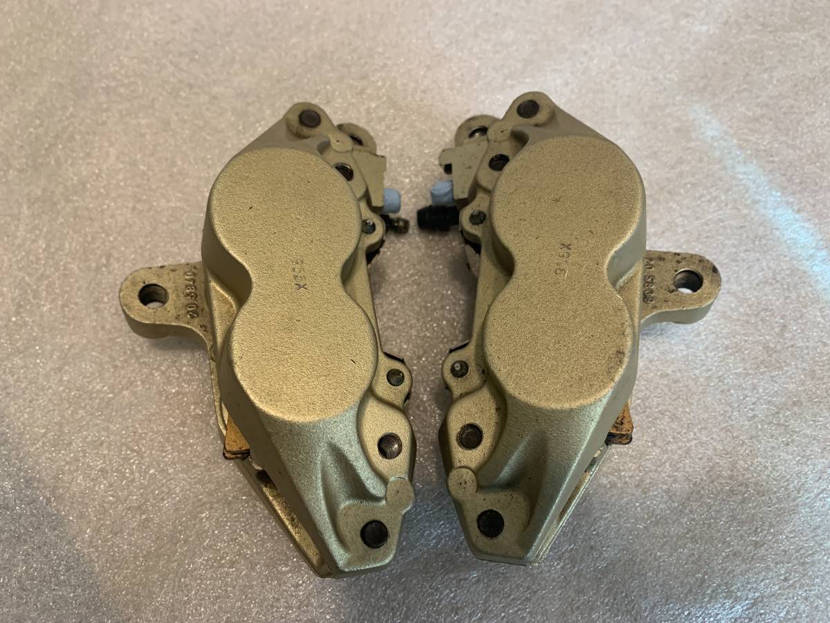 美品 ブレンボbrembo製ブレーキキャリパー左右セット ピッチ 美品 ブレンボbrembo製ブレーキキャリパー左右セット ピッチ