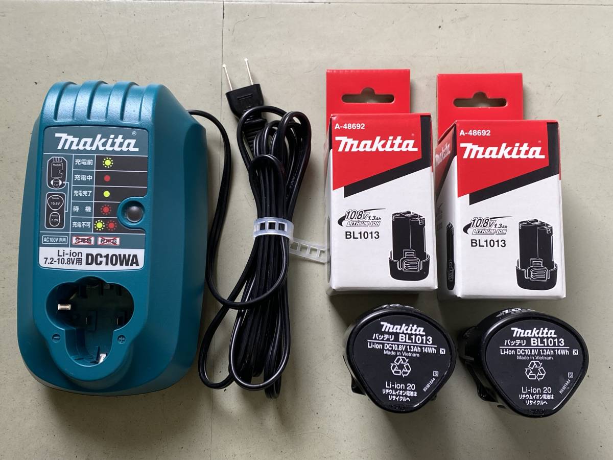 新品未使用3点セット☆makita マキタ 純正 バッテリー 10.8V 差し込み式 バッテリー2個 BL1013 ＋ DC10WA 充電器1台☆1.3Ah A-48692 _画像1