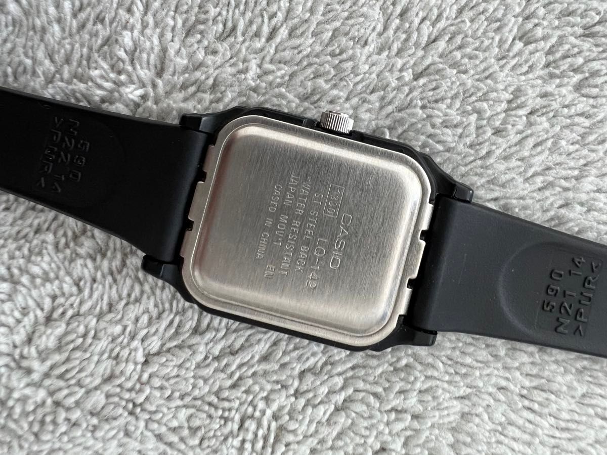 腕時計 CASIO カシオ：スタンダード　アナログ　スクエア / LQ142  チプカシ