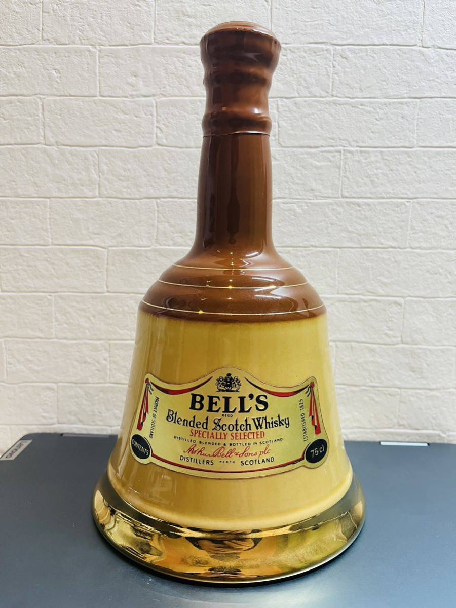 【未開栓】 BELL'S ブレンデッドスコッチウイスキー 陶器ボトル_画像1