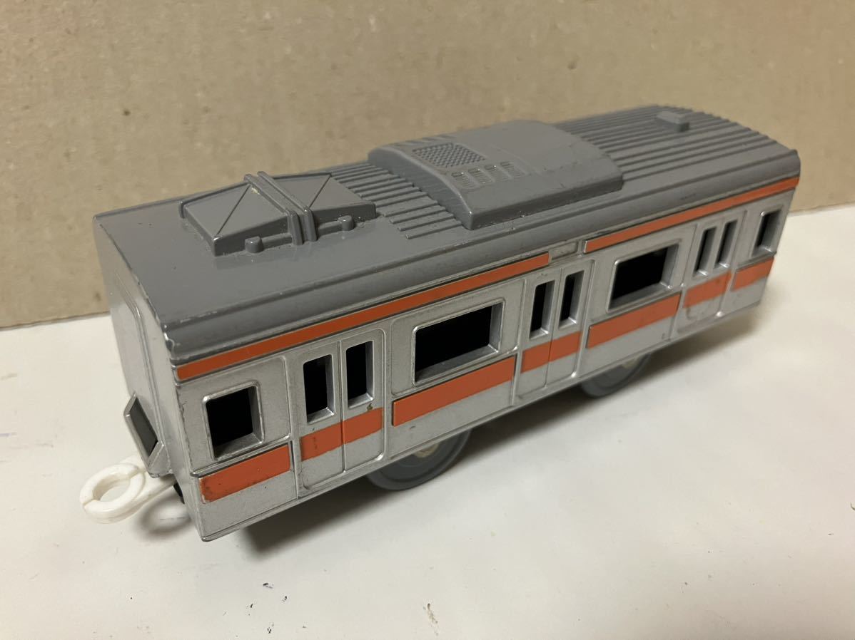 プラレール】E233系中央線 中間車 (カプセルプラレール 新旧 プラレール】E233系中央線 中間車 (カプセルプラレール 新旧