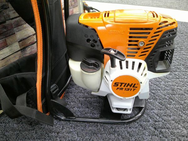 【埼玉県熊谷市引き取り限定】中古 STIHL スチール 36.3cc 4-MIXエンジン 分割シャフト式 背負式刈払機 FR131T + 250mmヘッジトリマの画像3