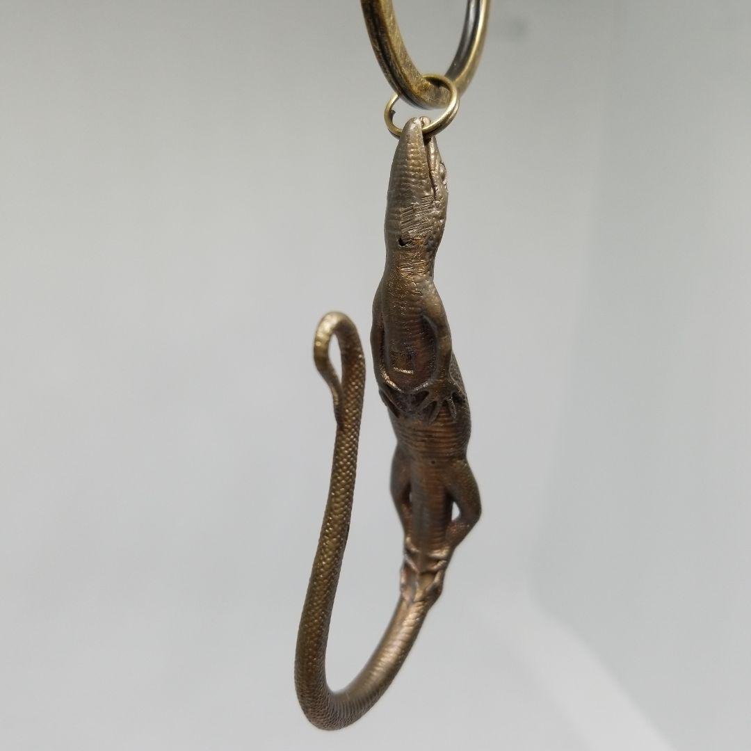真鍮製 トカゲ キーホルダー ベルトフック 爬虫類 カナヘビ_画像2