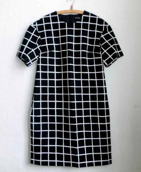 新品●marimekko マリメッコ Charlotta 38 ワンピース シャルロッタ Iso Ruutu イソ ルーツ 半袖 洋服 白黒 婦人服 フォーマル ラスト一点_画像1