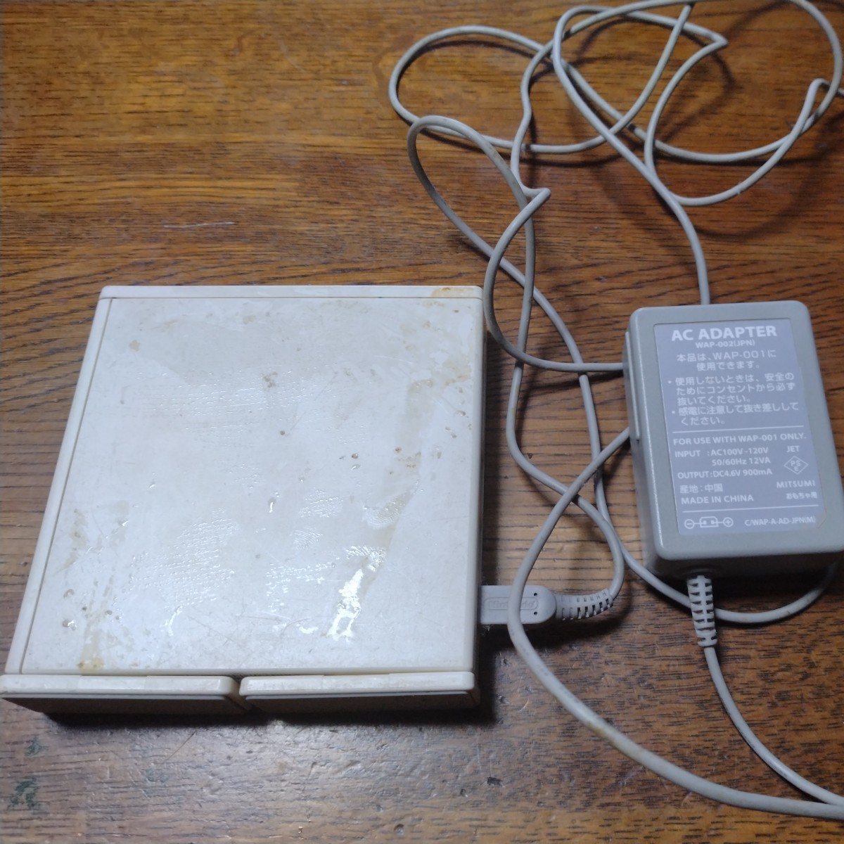 Nintendo　ニンテンド　ルーター　ACアダプター　中古WAP-001て　書いてあるように見えますが古いので判別が難しいです　　電源入ります_画像5