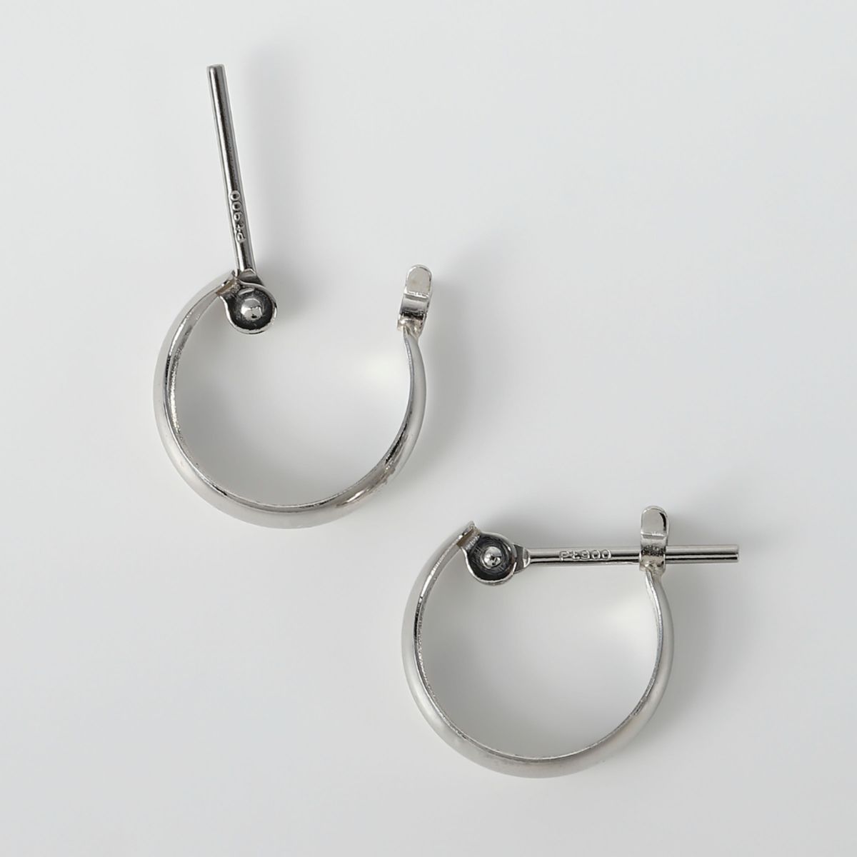 新品 PT900 プラチナ フープ ピアス 3×10mm 刻印あり 上質 日本製 ペア
